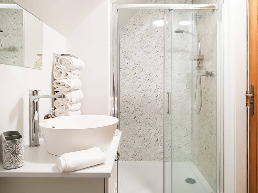 Bathroom | Palace View - Liquorstane House, Falkland