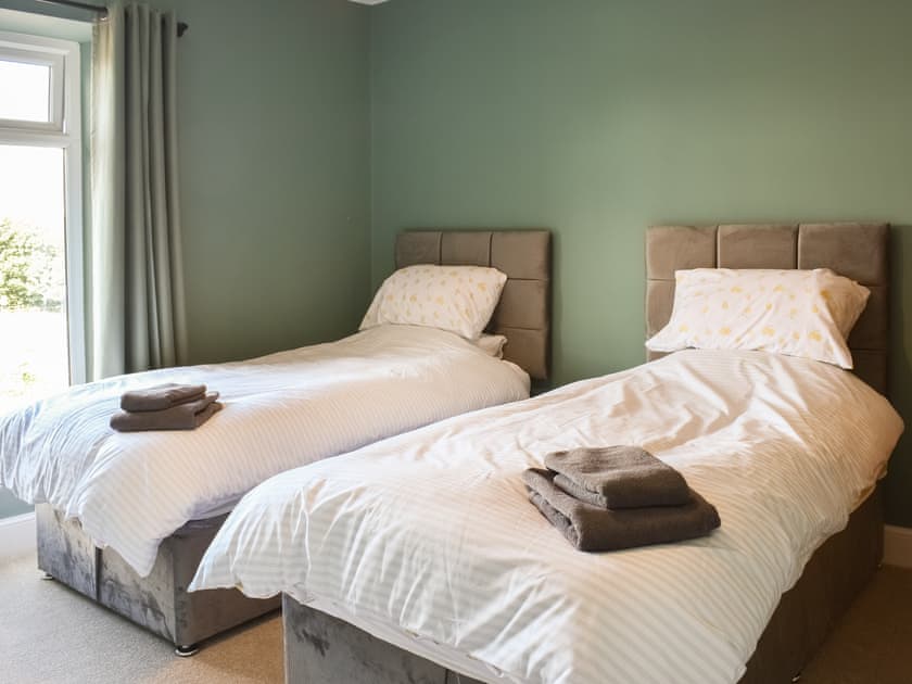 Twin bedroom | Woodside Cottage, Witton Park, near Bishop Auckland
