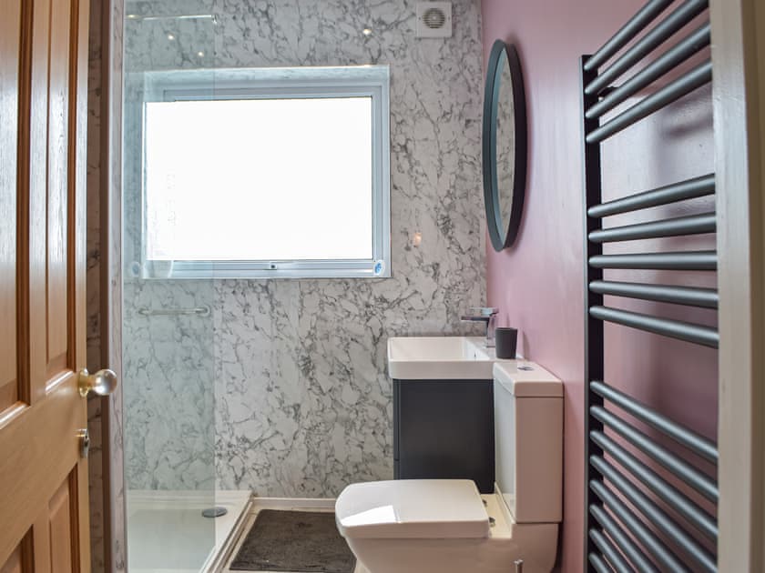 Bathroom | Maes Dyfed, St Davids