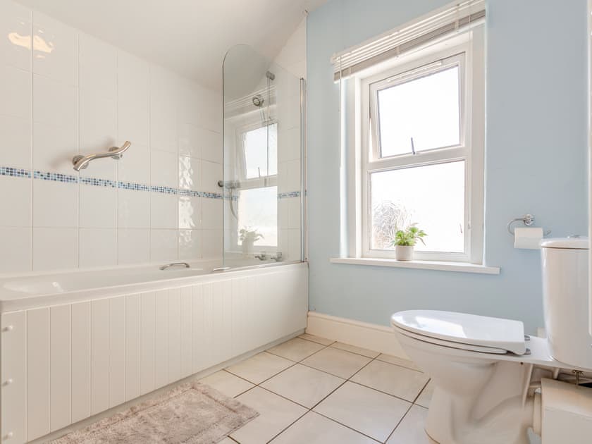 Bathroom | Rhiw Bank Apartment, Colwyn Bay