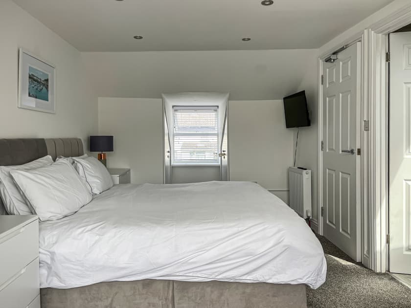 Master bedroom with en suite  | Saltwater Pearl, Ilfracombe