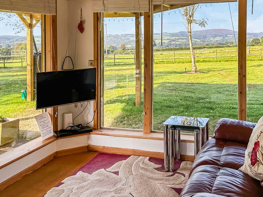 Triple aspect living room area  | The Escape, South Hill, near Tamar Valley