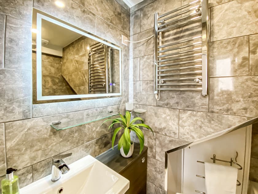 Bathroom | Meadfoot Bay Apartment at Hesketh Crescent, Torquay