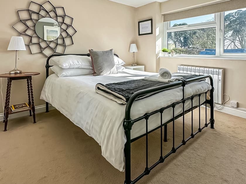 Double bedroom | Seren Cottage By The Sea, Malltraeth, near Bodorgan