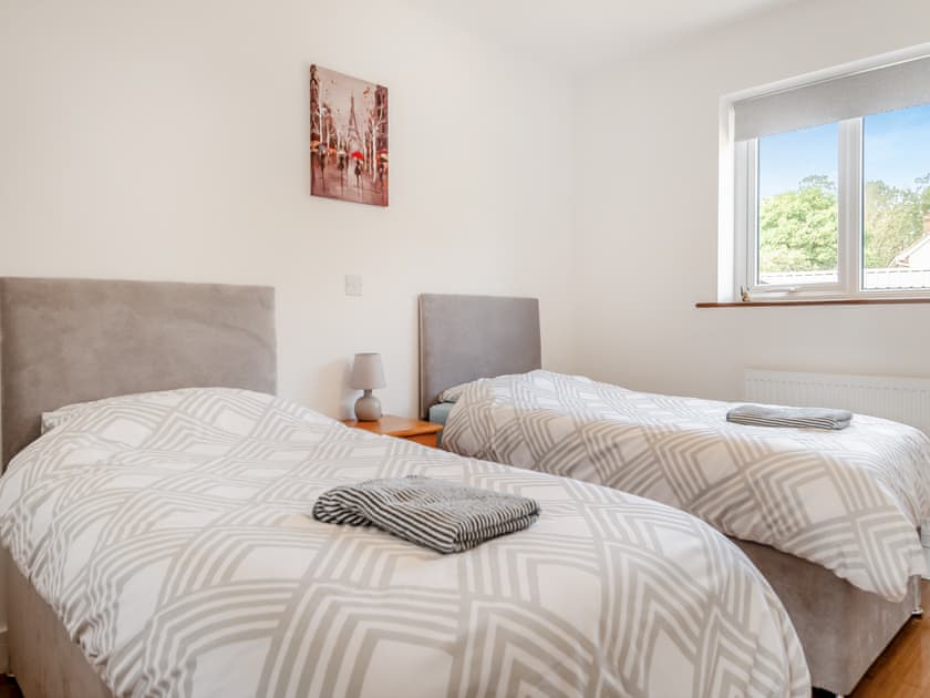Twin bedroom | Chestnut Lodge - Solar Rise Lodges, Old Buckenham