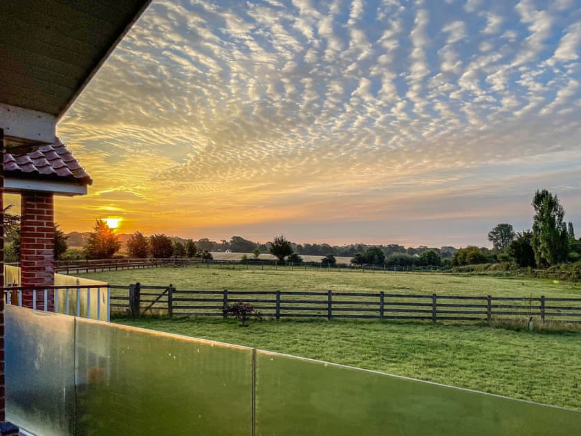 Sunrise  | Chestnut Lodge - Solar Rise Lodges, Old Buckenham
