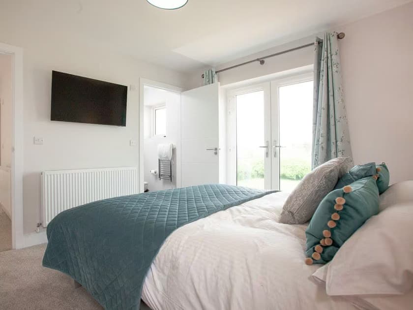 Double bedroom | Fox Lodge, Crantock, near Newquay