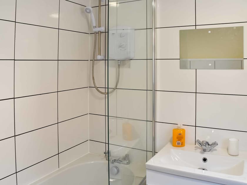 Bathroom | Beach Happy, Great Yarmouth
