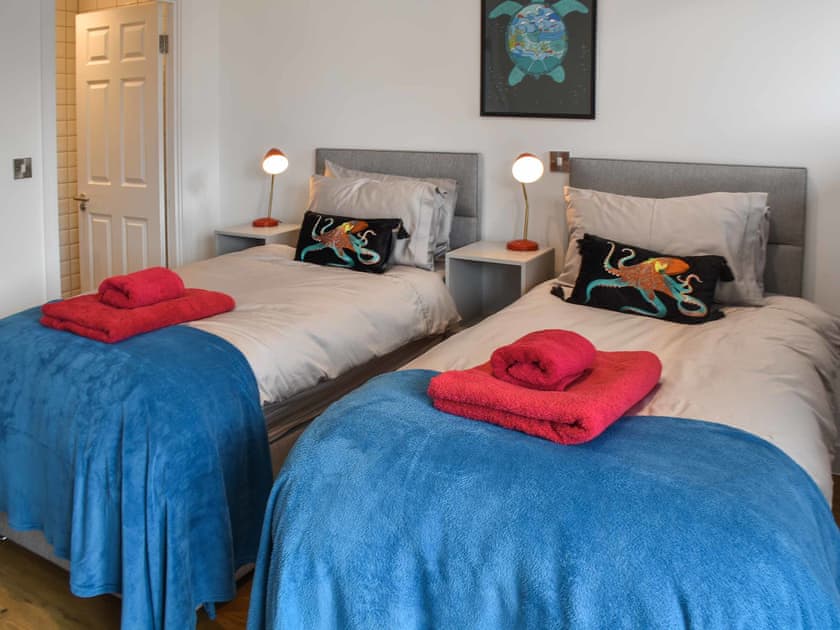 Twin bedroom | South Terrace, Sheringham