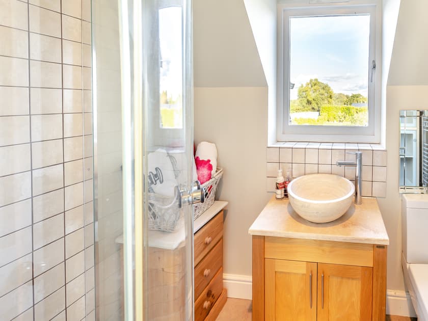 Shower room | Hallmark Lodge, Tenterden
