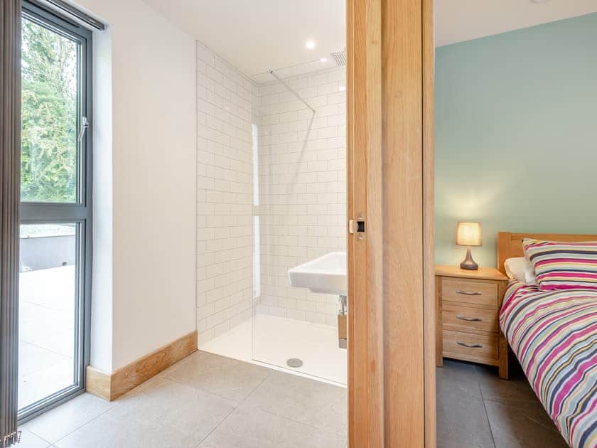 En-suite | Tree Park, Halwell, near Totnes