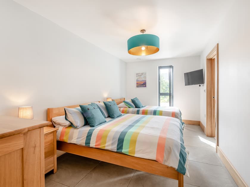Double bedroom with extra single bed  | Tree Park, Halwell, near Totnes
