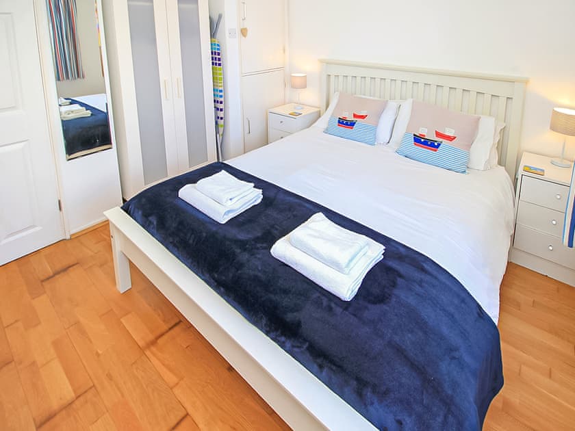 Double bedroom | Southerly Views Flat, Porthmadog