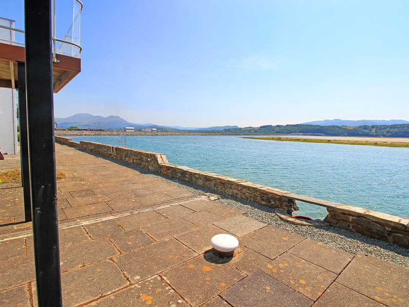 View | Southerly Views Flat, Porthmadog
