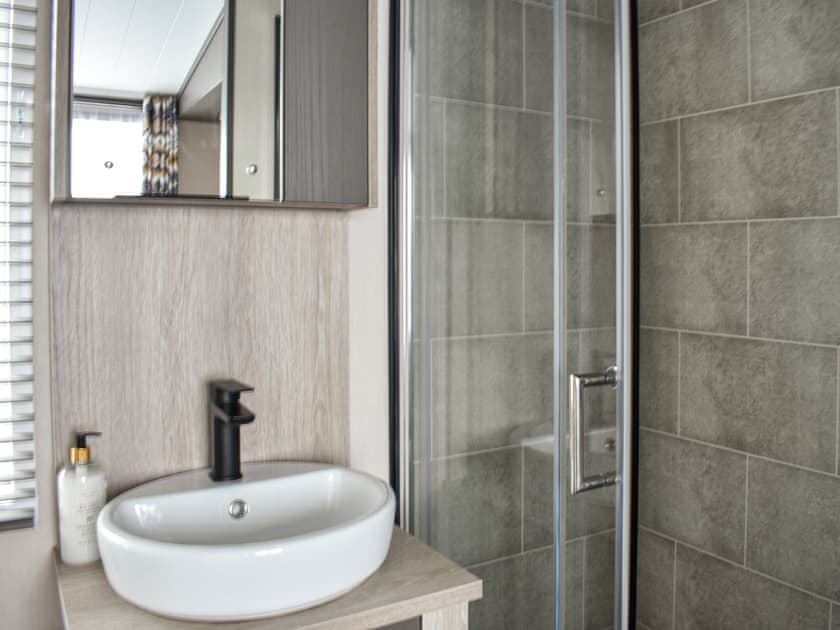 Shower room | Marina Escape One, Peterhead