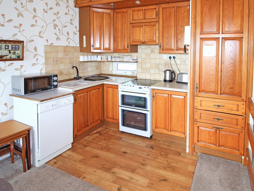 Kitchen area | Spacious Villa with Views, Porthmadog