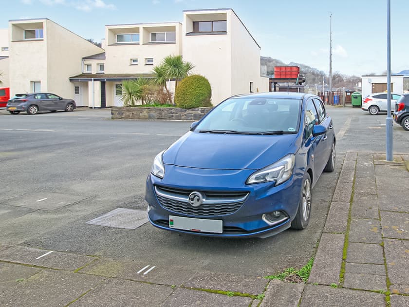 Exterior | Spacious Villa with Views, Porthmadog