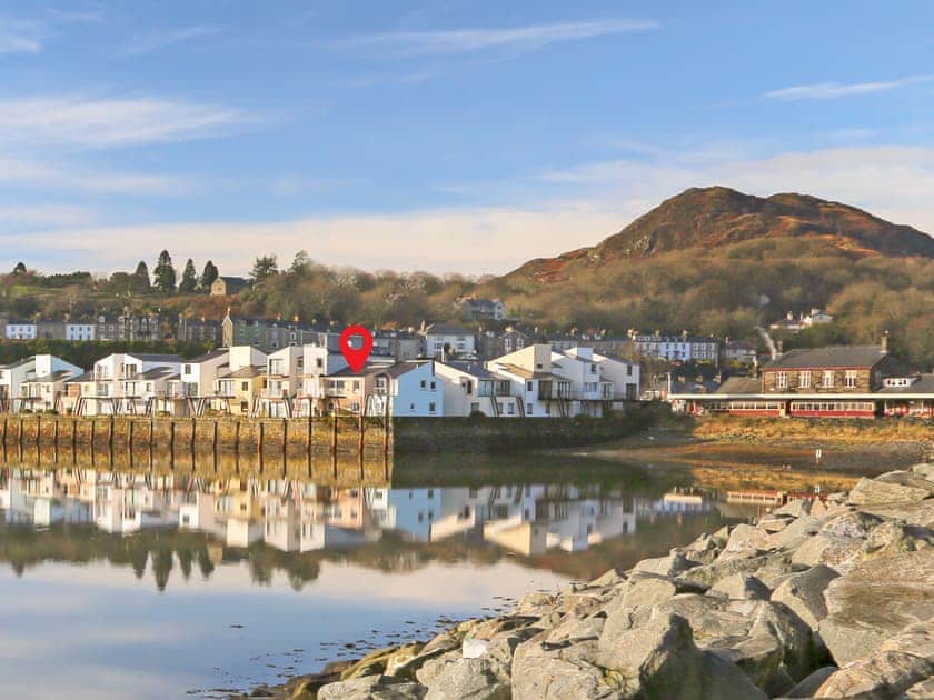Setting | Spacious Villa with Views, Porthmadog