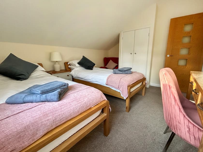 Twin bedroom | Chestnut Cottage, Coxley Wick, near Wells