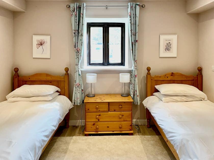 Downstairs twin room with en-suite  | Longleat - Moorleaze, Witham Friary, Frome