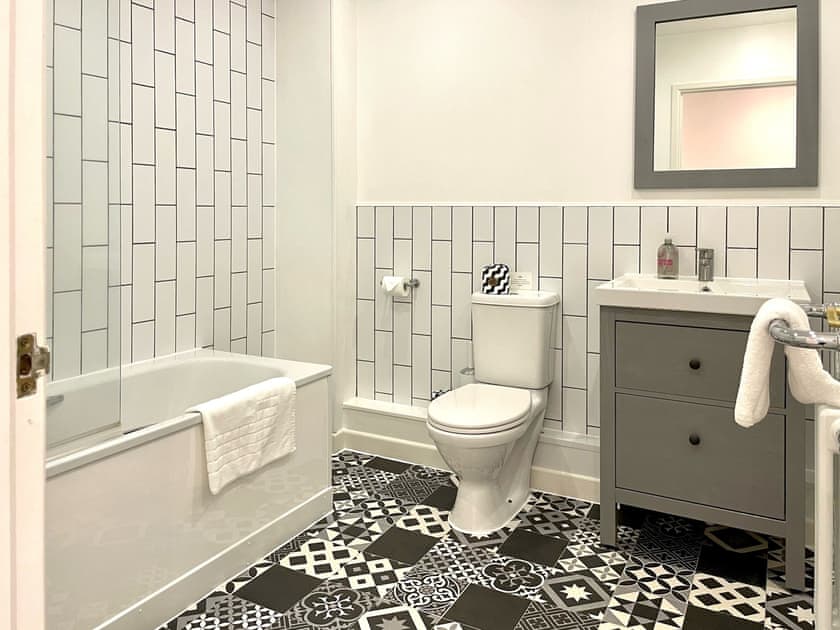 Downstairs en-suite | Longleat - Moorleaze, Witham Friary, Frome