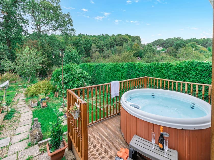 Hot tub | Oak Villa, Drybrook