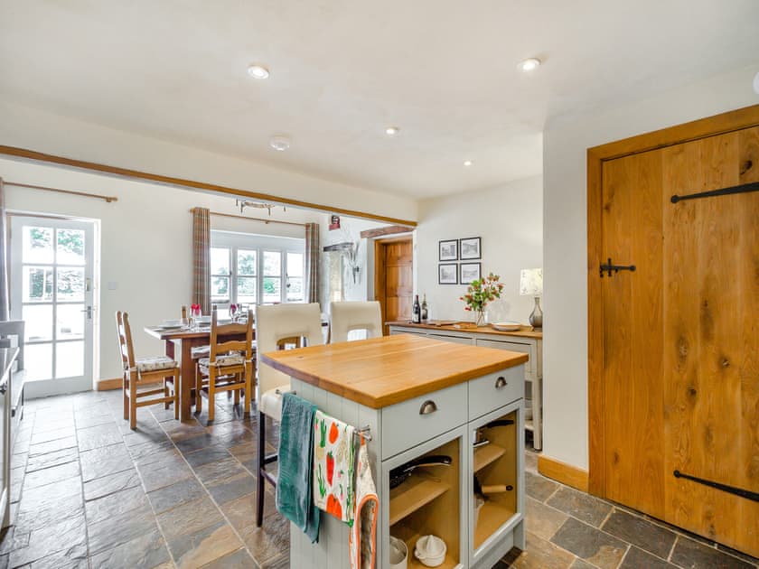 Kitchen/diner | The Coach House - Dan Y Graig, Crickhowell