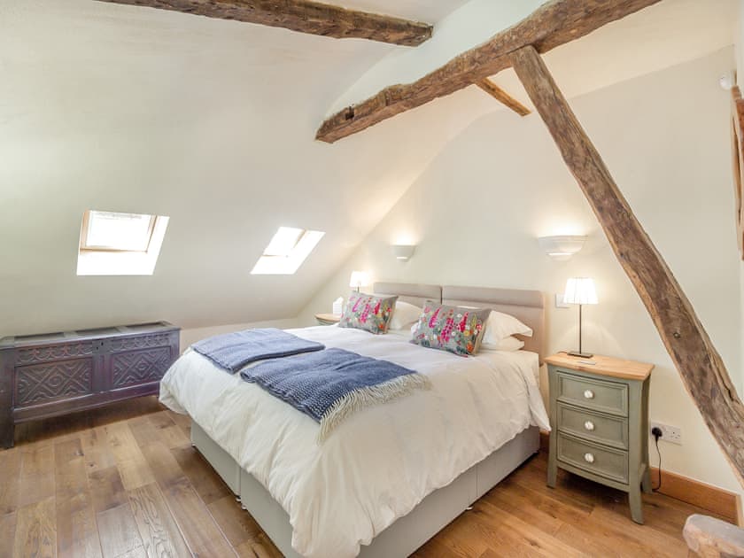 Superking/twin bedroom  | The Coach House - Dan Y Graig, Crickhowell