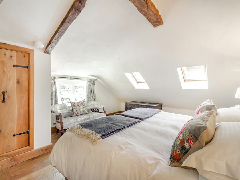 Superking/twin bedroom  | The Coach House - Dan Y Graig, Crickhowell