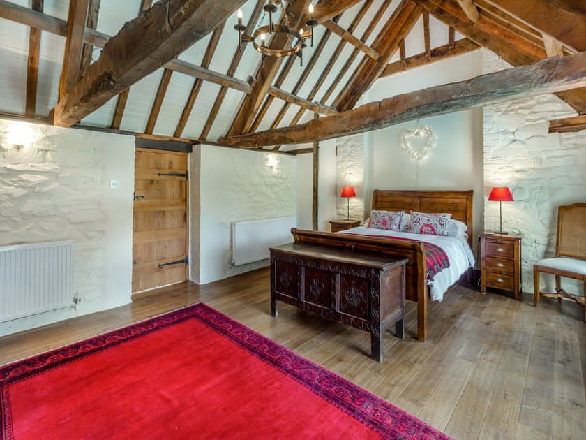 Double bedroom | The Coach House - Dan Y Graig, Crickhowell
