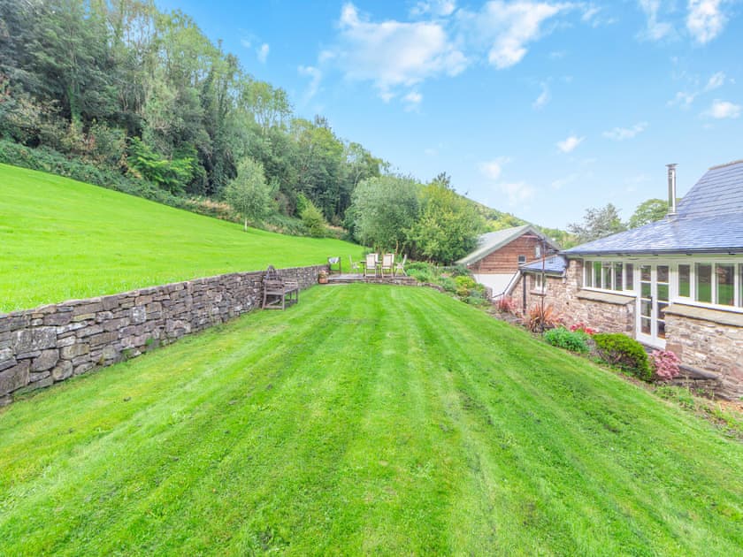 Garden | The Coach House - Dan Y Graig, Crickhowell