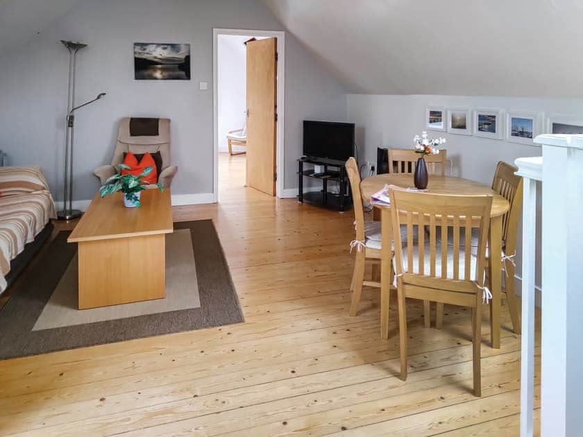 Living room/dining room | Elm Loft, Upton