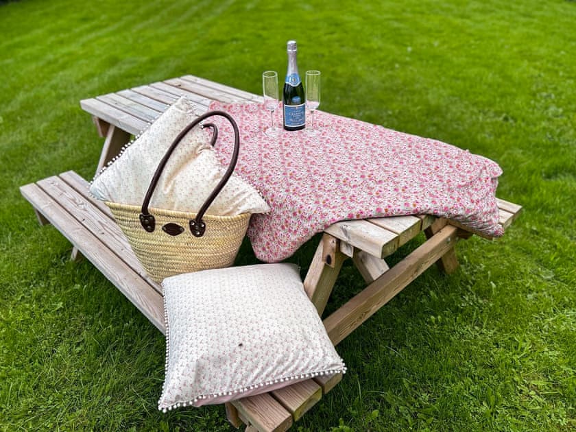 Outdoor eating area | Chestnut Cottage, Coxley Wick, near Wells