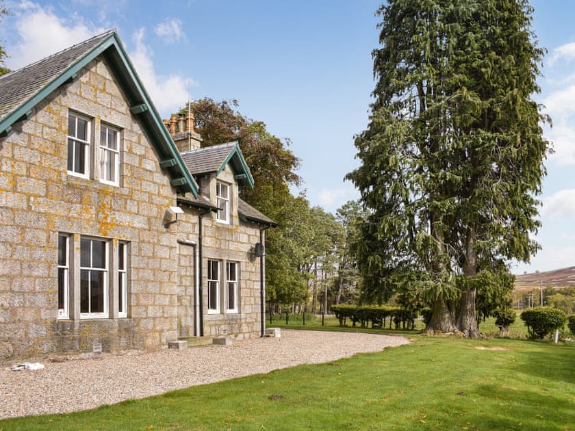 Exterior | Gleneffock Farmhouse, Glenesk, near Brechin