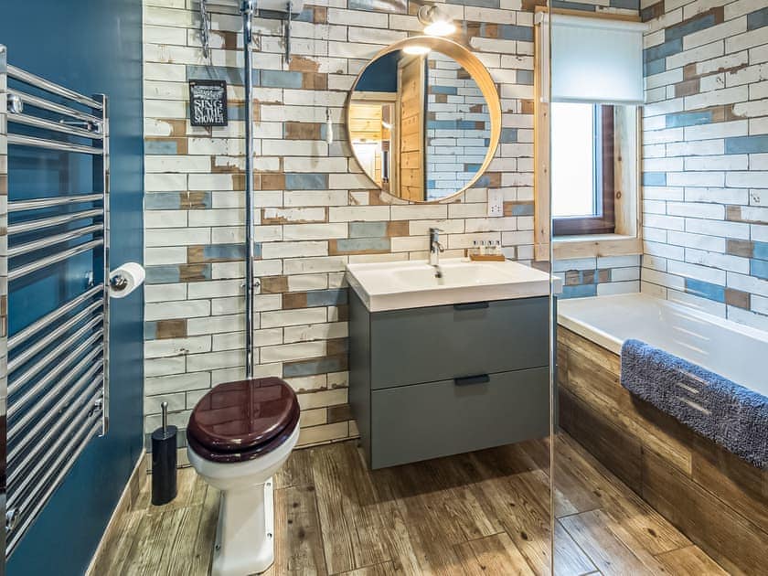 Bathroom | Swaledale Lodge - Artlegarth Lodges, Ravenstonedale, near Kirkby Stephen