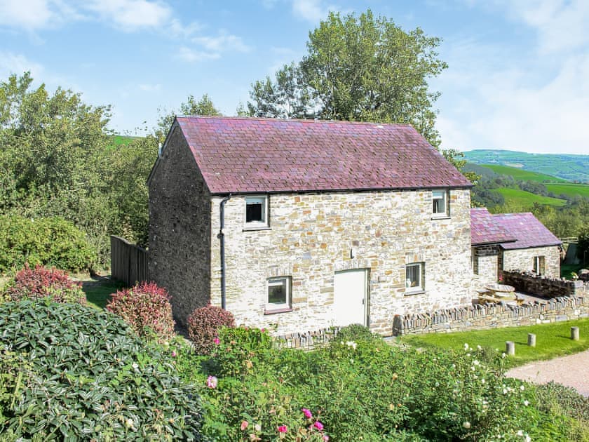 Exterior | Granary Cottage - Treberfedd Farm, Lampeter, near Aberaeron