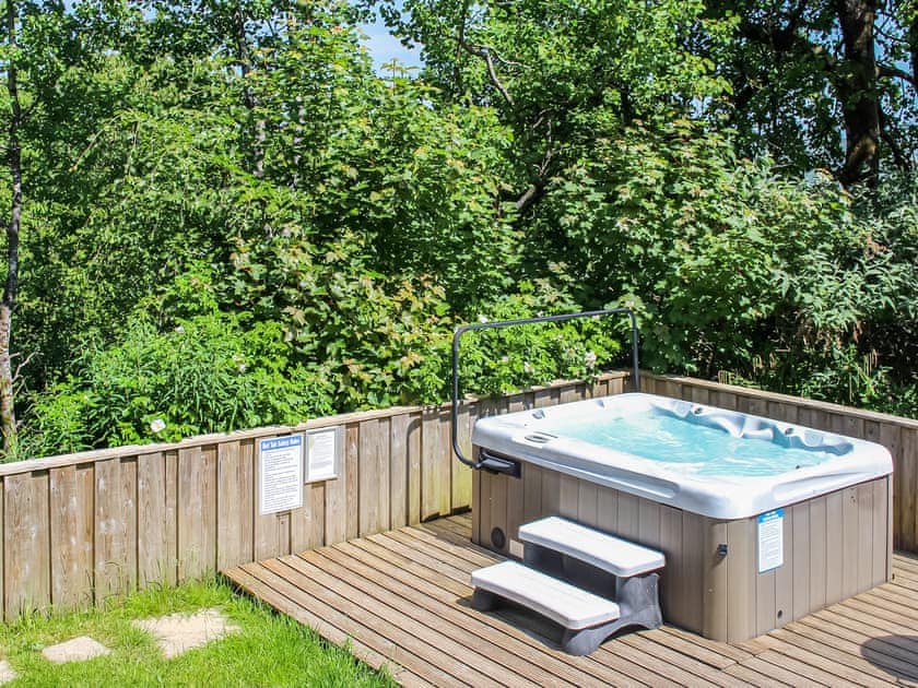 Hot tub | Granary Cottage - Treberfedd Farm, Lampeter, near Aberaeron