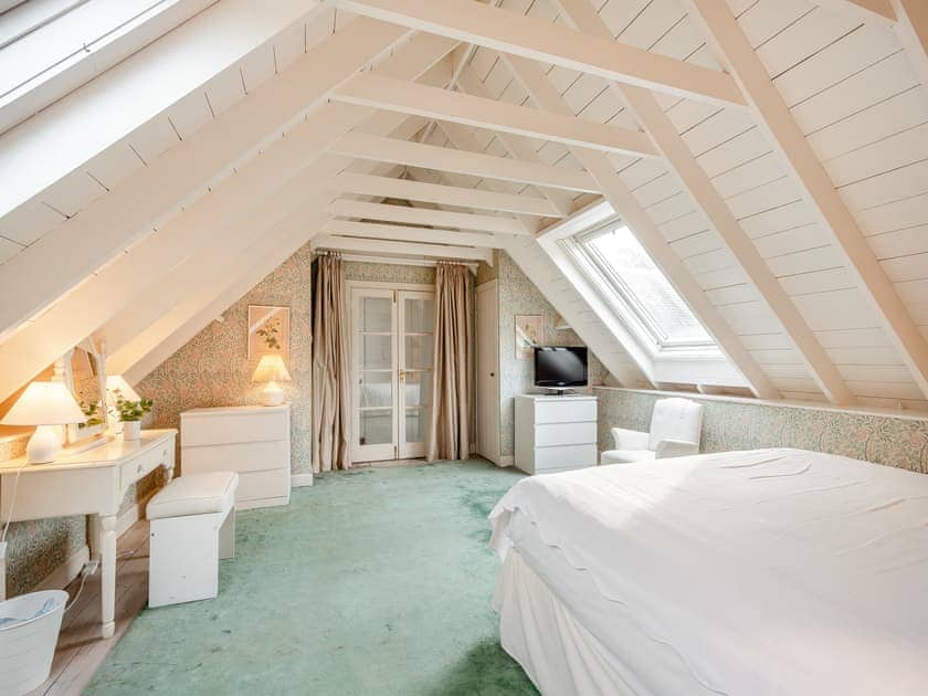 Master bedroom | Inverglen Farm, Strachur, near Cairndow