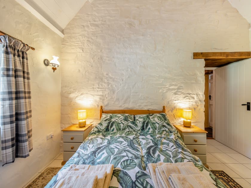 Double bedroom | Penpompren, Blaenpennal, near Aberystwyth