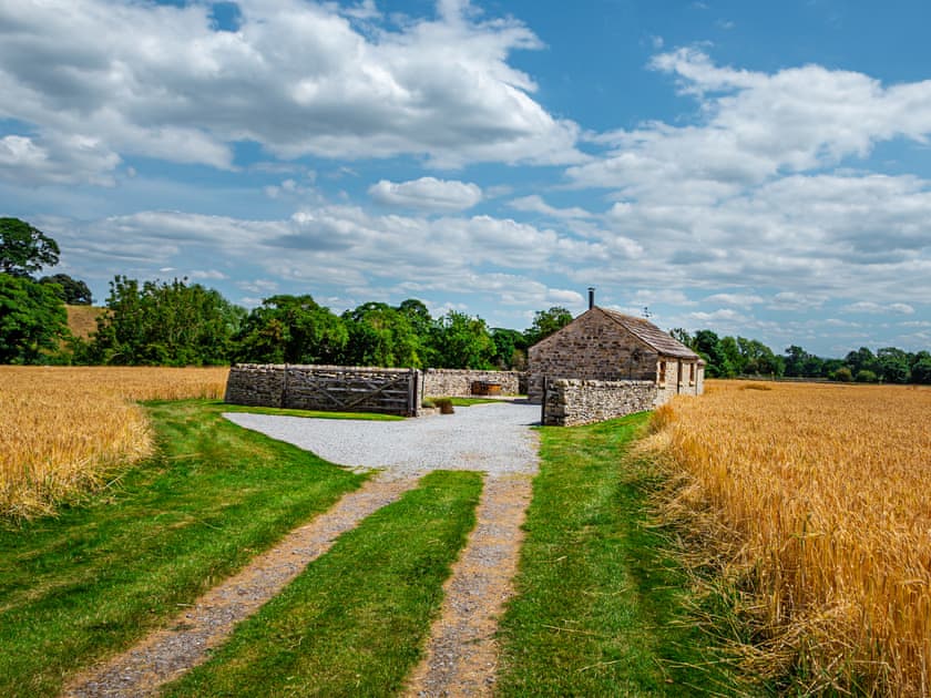 Setting | Curlew Barn, near Middleham, Leyburn