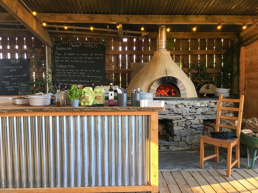 Outdoor eating area | Granary Cottage - Treberfedd Farm, Lampeter, near Aberaeron