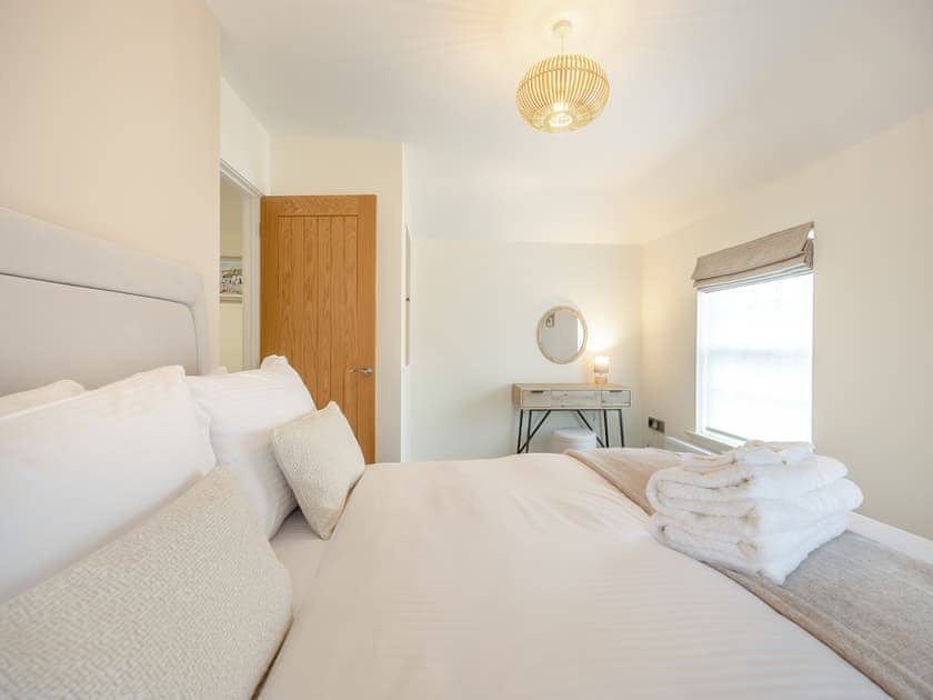 Double bedroom | Royal Oak Cottages- The Cooperage - Royal Oak Cottages, Wainfleet, near Skegness