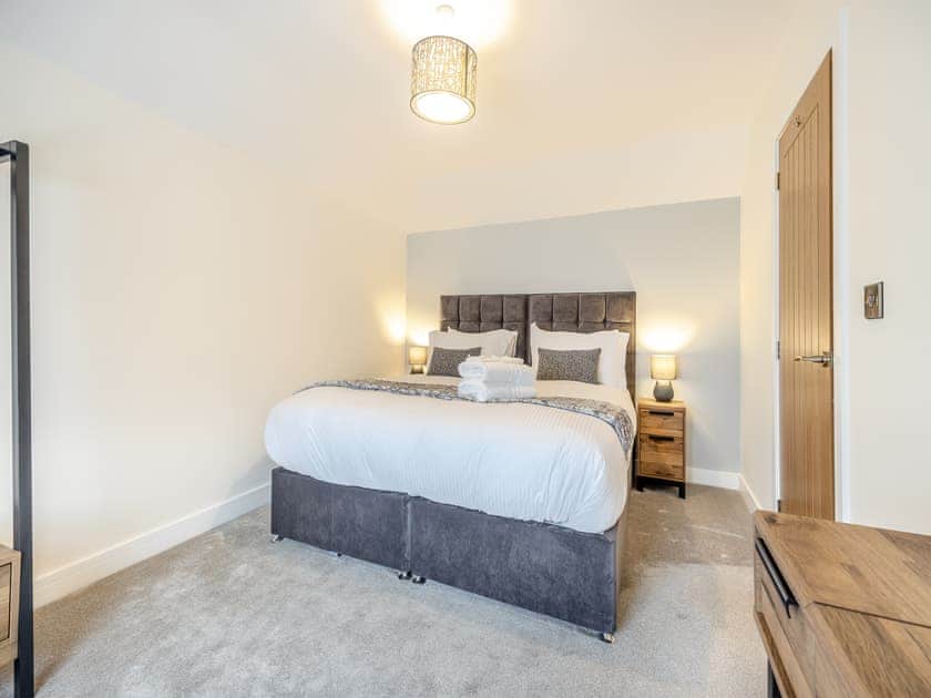 Double bedroom | Royal Oak Cottages- The Cooperage - Royal Oak Cottages, Wainfleet, near Skegness