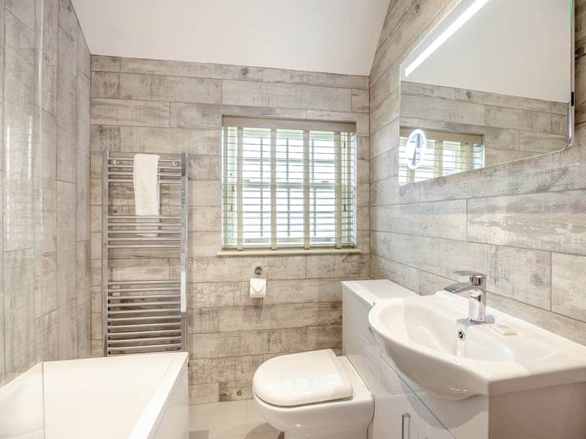 Bathroom | Royal Oak Cottages- The Cooperage - Royal Oak Cottages, Wainfleet, near Skegness