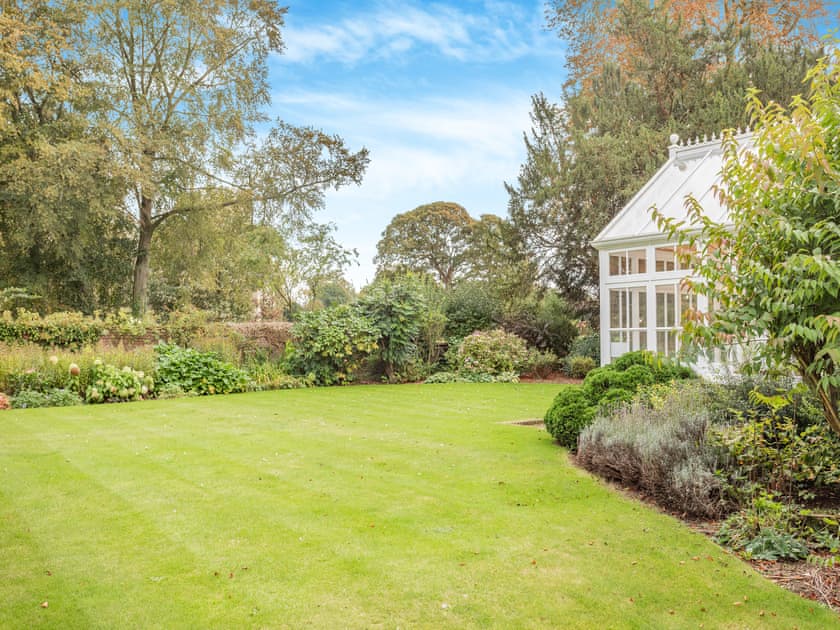 Patio | Manor Farm House - Piggyback Barns, Sculthorpe, Fakenham
