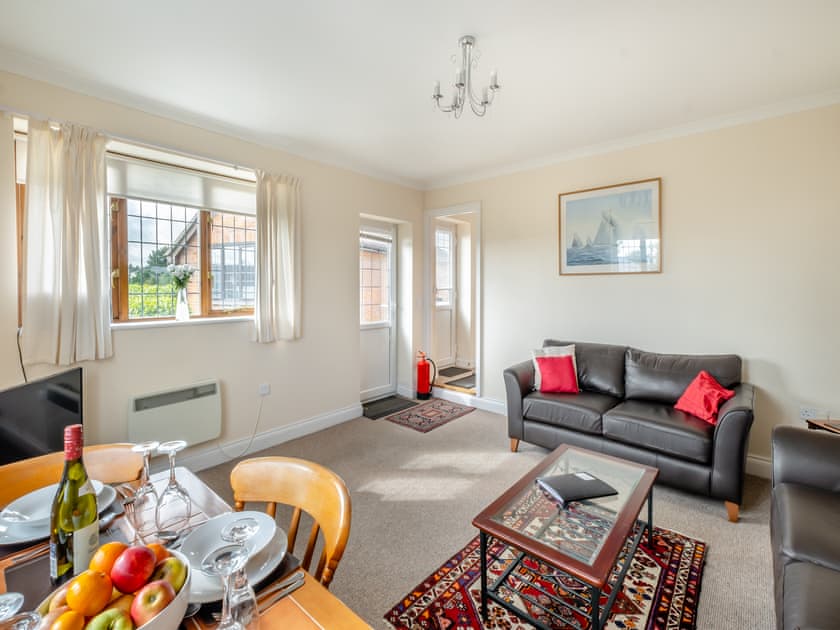 Living room/dining room | Hill Top Barn - Fair Isle Holiday Cottages, Newport