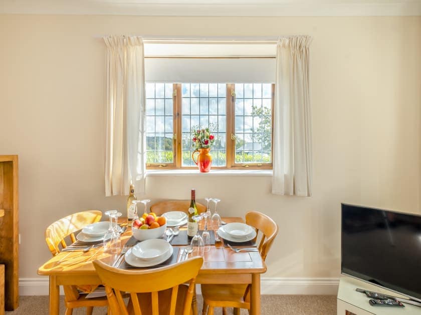 Dining Area | Hill Top Barn - Fair Isle Holiday Cottages, Newport