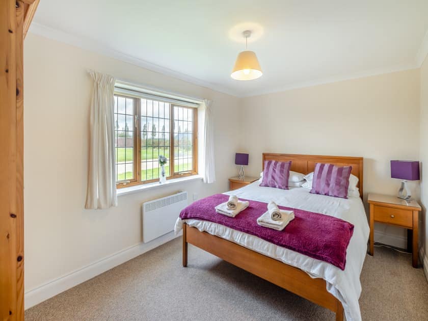 Double bedroom | Hill Top Barn - Fair Isle Holiday Cottages, Newport