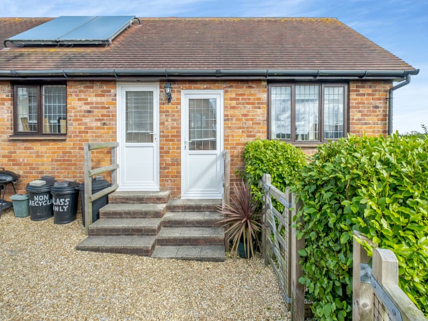 Exterior | Hill Top Barn - Fair Isle Holiday Cottages, Newport