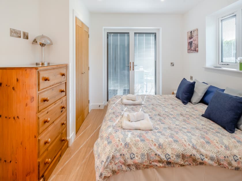 Double bedroom | Fisher - Fair Isle Holiday Cottages, Near Newport